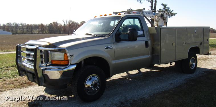 image for item DE5008 2001 Ford F350 Super Duty XLT utility bed truck with crane