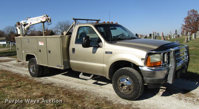 image for item DE5008 2001 Ford F350 Super Duty XLT utility bed truck with crane