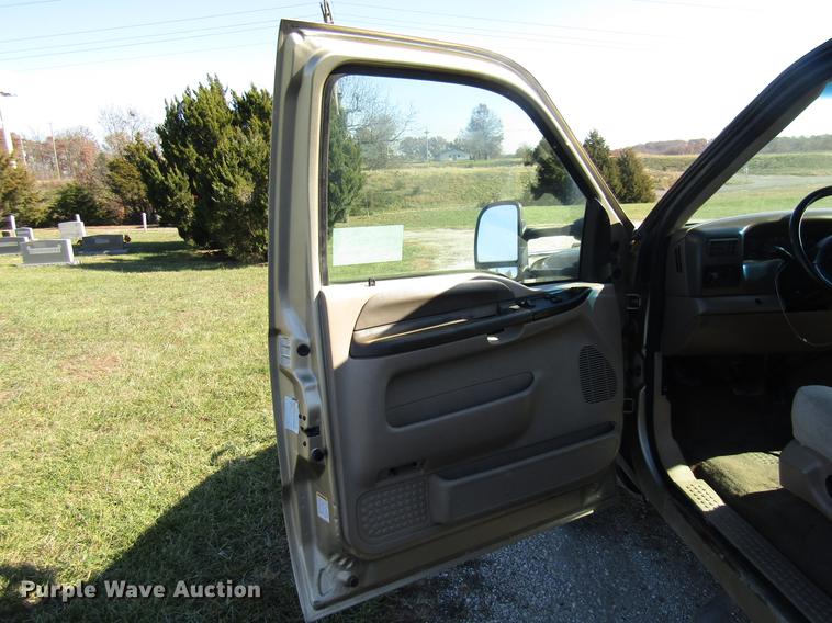 image for item DE5008 2001 Ford F350 Super Duty XLT utility bed truck with crane