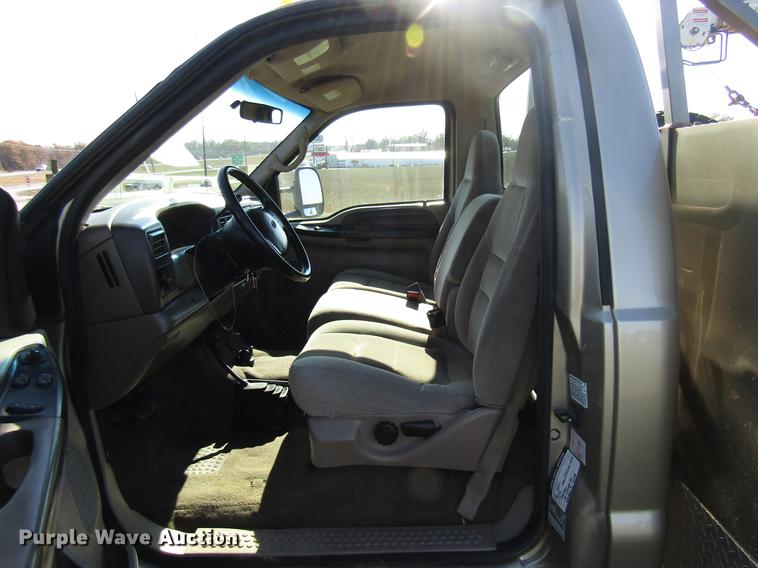 image for item DE5008 2001 Ford F350 Super Duty XLT utility bed truck with crane