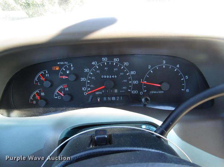 image for item DE5008 2001 Ford F350 Super Duty XLT utility bed truck with crane