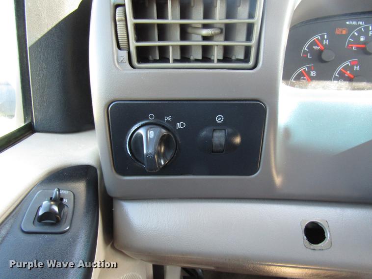 image for item DE5008 2001 Ford F350 Super Duty XLT utility bed truck with crane