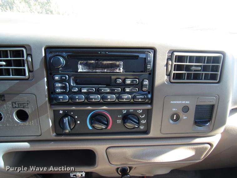 image for item DE5008 2001 Ford F350 Super Duty XLT utility bed truck with crane