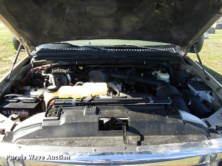 image for item DE5008 2001 Ford F350 Super Duty XLT utility bed truck with crane