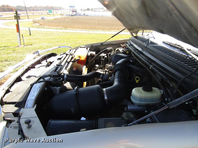 image for item DE5008 2001 Ford F350 Super Duty XLT utility bed truck with crane