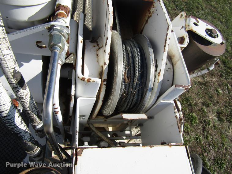 image for item DE5008 2001 Ford F350 Super Duty XLT utility bed truck with crane