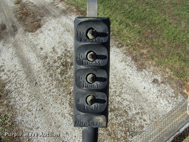 image for item DE5008 2001 Ford F350 Super Duty XLT utility bed truck with crane