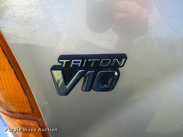 image for item DE5008 2001 Ford F350 Super Duty XLT utility bed truck with crane