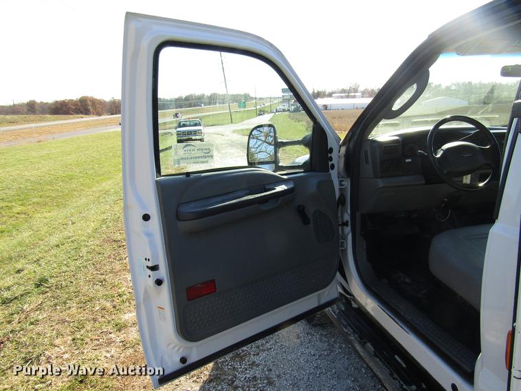 image for item DE5011 2004 Ford F350 Super Duty XL utility bed pickup truck with crane