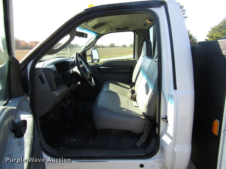 image for item DE5011 2004 Ford F350 Super Duty XL utility bed pickup truck with crane