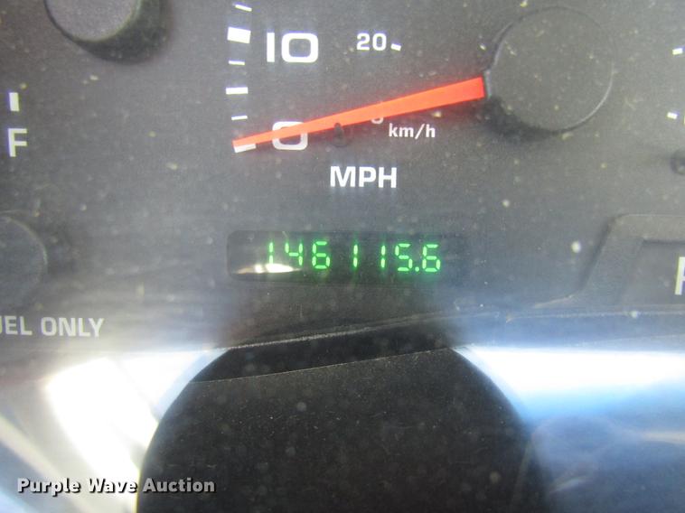 image for item DE5011 2004 Ford F350 Super Duty XL utility bed pickup truck with crane