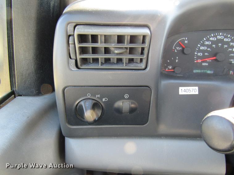 image for item DE5011 2004 Ford F350 Super Duty XL utility bed pickup truck with crane