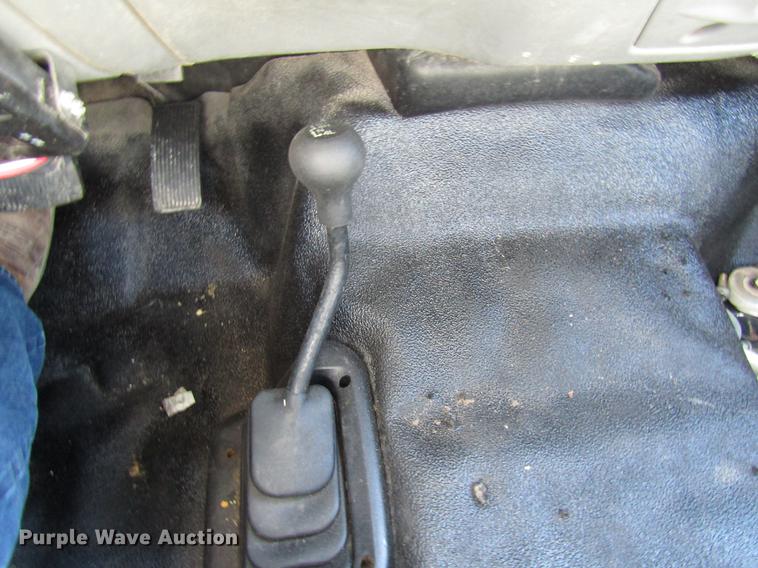 image for item DE5011 2004 Ford F350 Super Duty XL utility bed pickup truck with crane