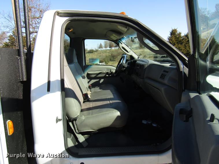 image for item DE5011 2004 Ford F350 Super Duty XL utility bed pickup truck with crane