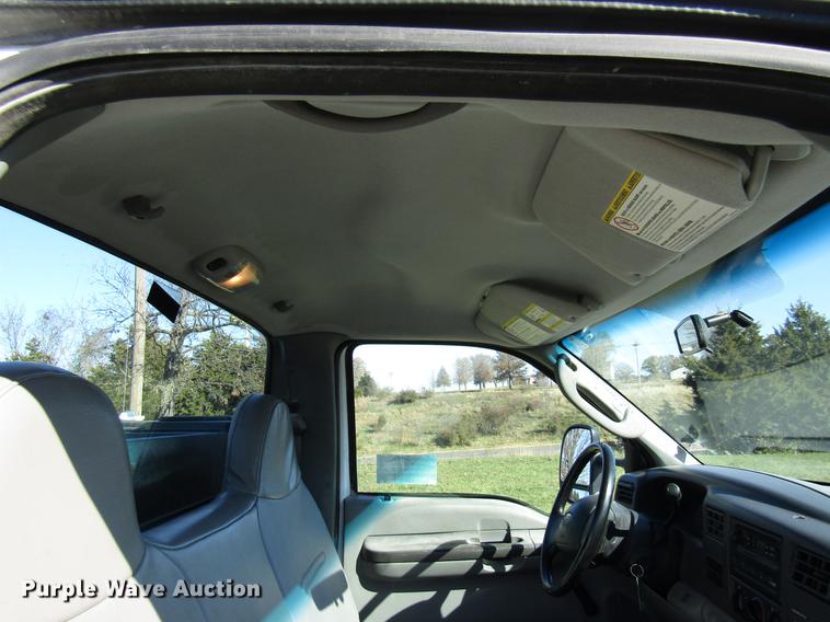 image for item DE5011 2004 Ford F350 Super Duty XL utility bed pickup truck with crane