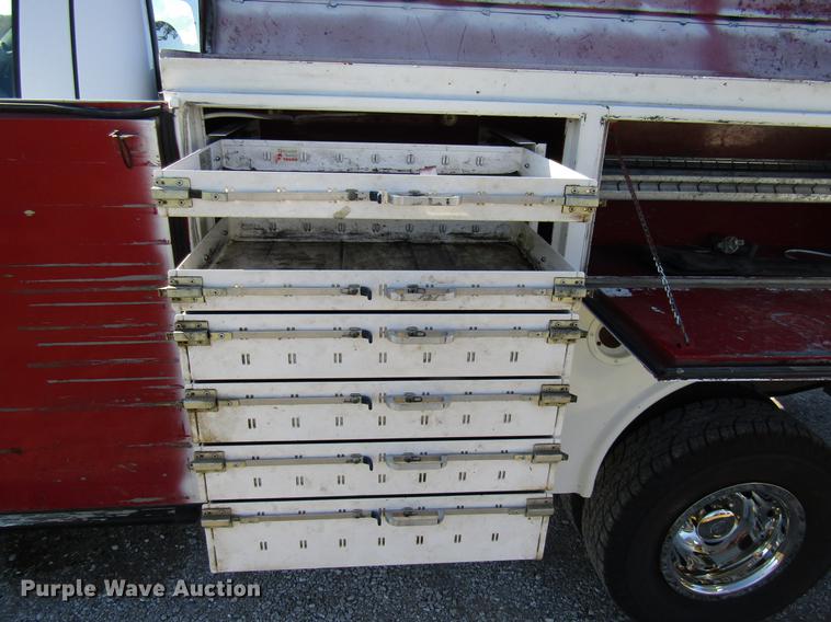 image for item DE5011 2004 Ford F350 Super Duty XL utility bed pickup truck with crane