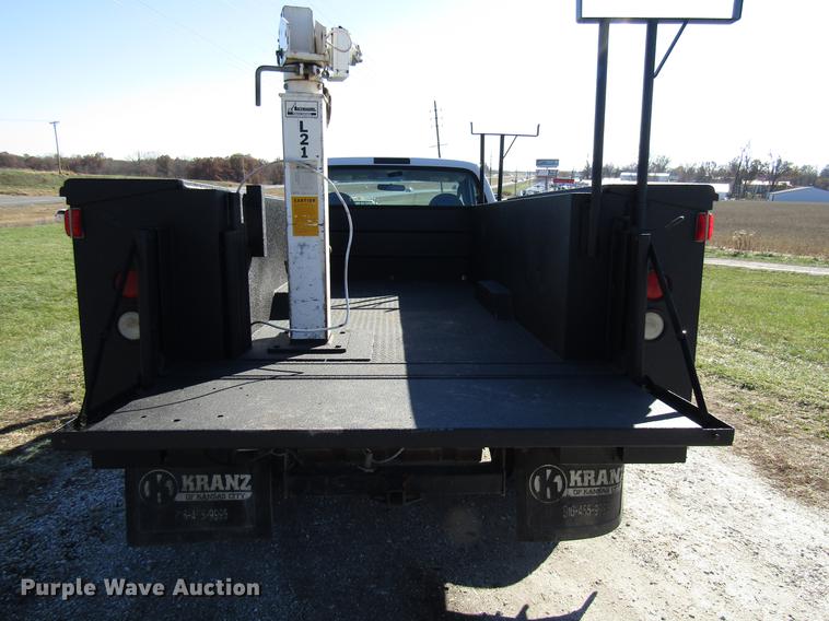 image for item DE5011 2004 Ford F350 Super Duty XL utility bed pickup truck with crane