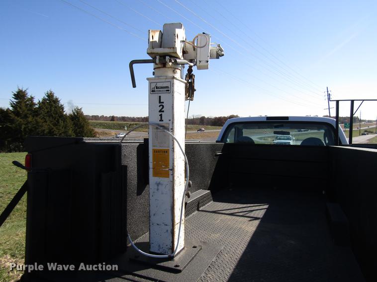 image for item DE5011 2004 Ford F350 Super Duty XL utility bed pickup truck with crane