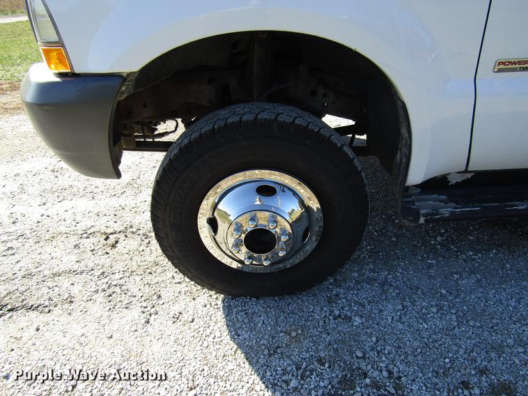 image for item DE5011 2004 Ford F350 Super Duty XL utility bed pickup truck with crane