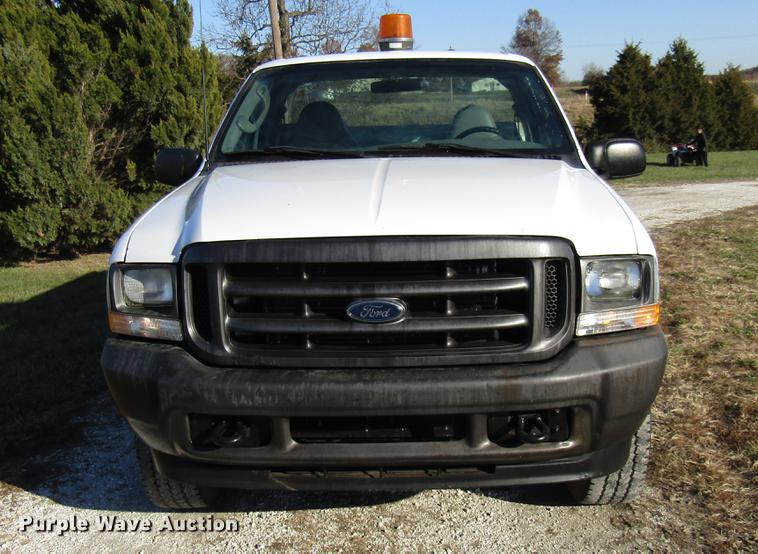 image for item DE5014 2003 Ford F350 Super Duty XL utility bed pickup truck