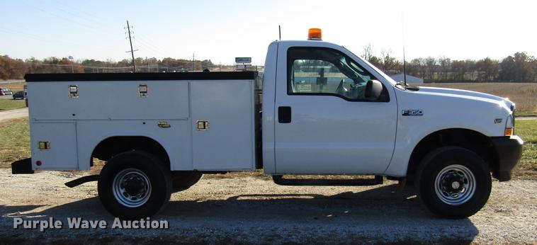 image for item DE5014 2003 Ford F350 Super Duty XL utility bed pickup truck