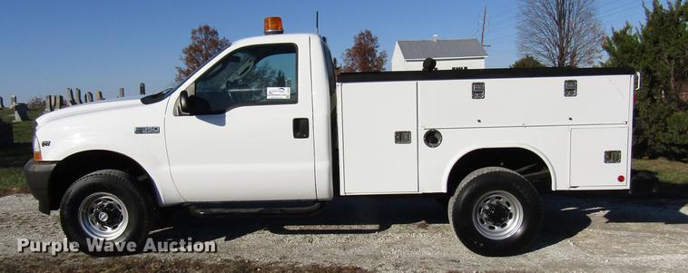 image for item DE5014 2003 Ford F350 Super Duty XL utility bed pickup truck