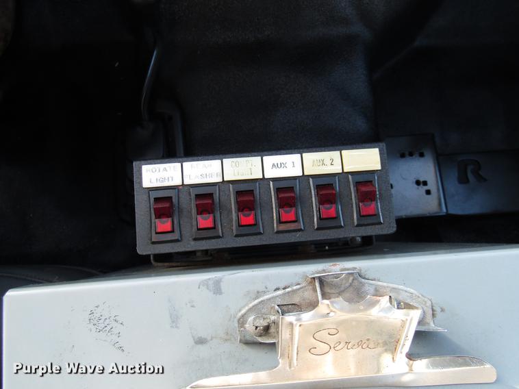 image for item DE5014 2003 Ford F350 Super Duty XL utility bed pickup truck