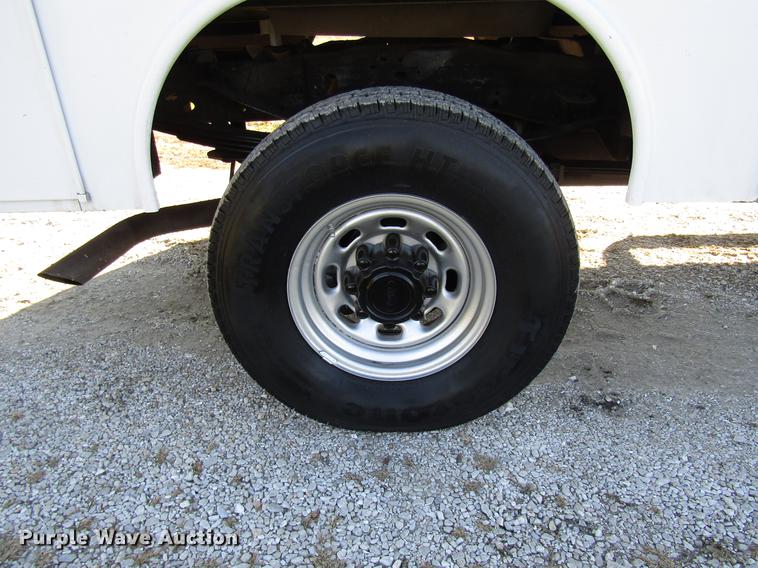 image for item DE5014 2003 Ford F350 Super Duty XL utility bed pickup truck