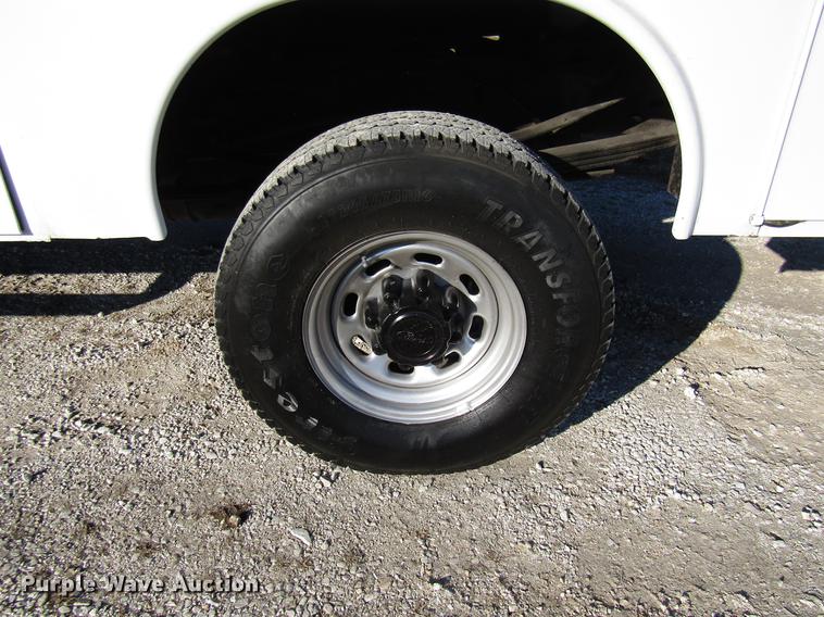 image for item DE5014 2003 Ford F350 Super Duty XL utility bed pickup truck