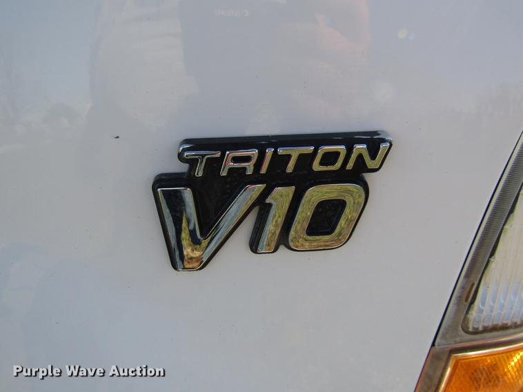 image for item DE5014 2003 Ford F350 Super Duty XL utility bed pickup truck