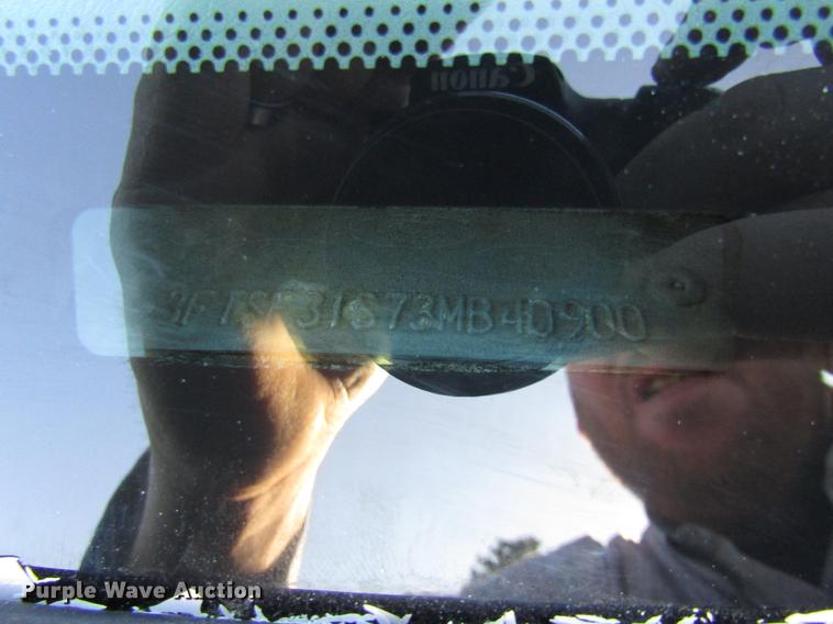 image for item DE5014 2003 Ford F350 Super Duty XL utility bed pickup truck