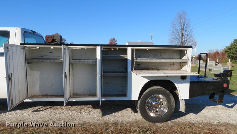 image for item DE5015 2005 Ford F550 Super Duty XL utility truck