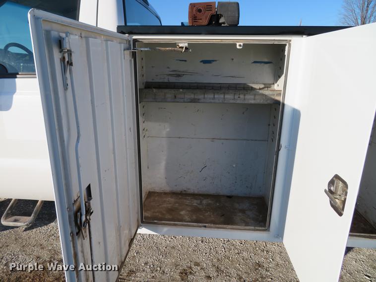 image for item DE5015 2005 Ford F550 Super Duty XL utility truck