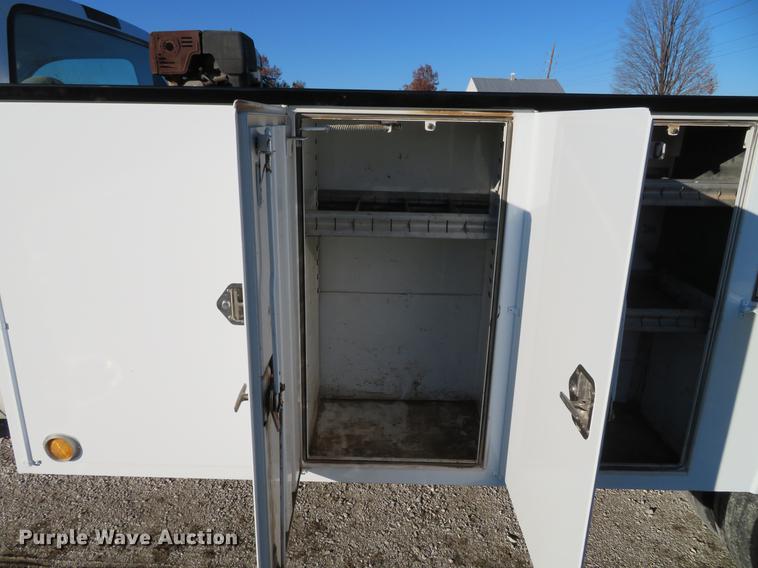 image for item DE5015 2005 Ford F550 Super Duty XL utility truck