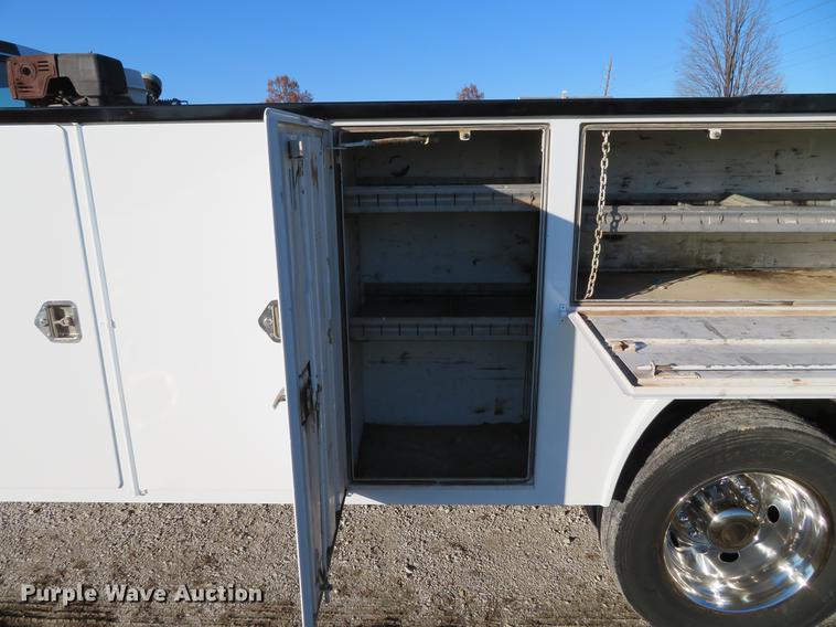 image for item DE5015 2005 Ford F550 Super Duty XL utility truck