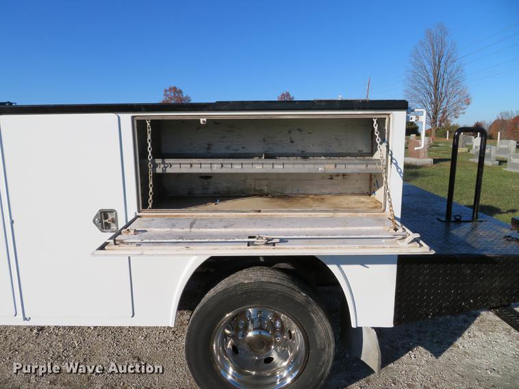 image for item DE5015 2005 Ford F550 Super Duty XL utility truck