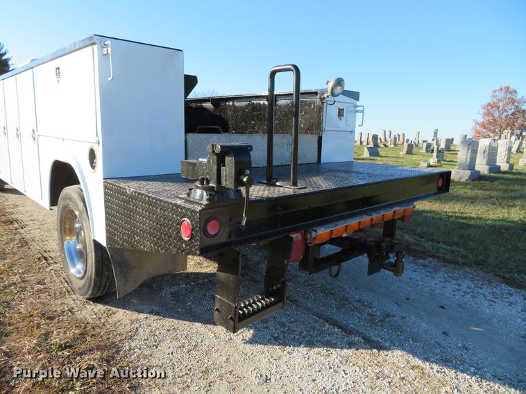 image for item DE5015 2005 Ford F550 Super Duty XL utility truck