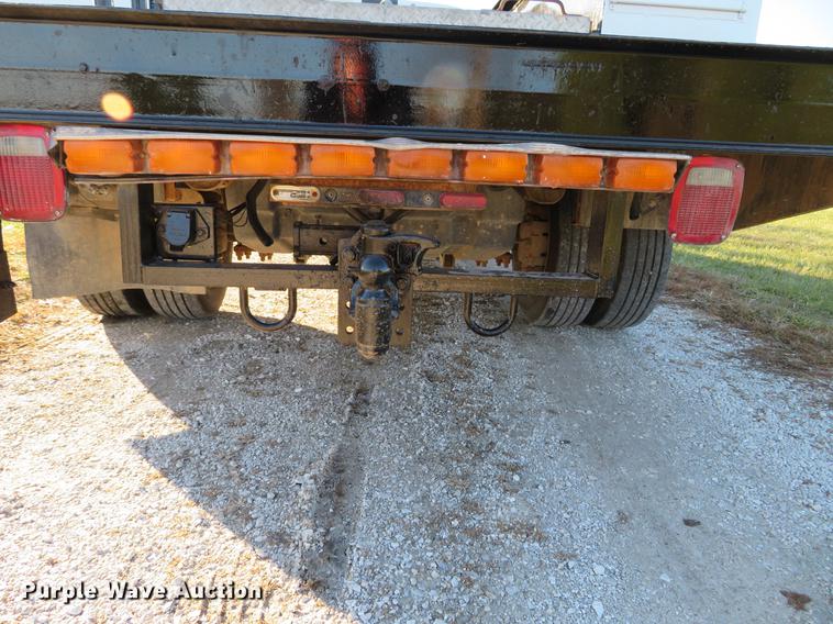 image for item DE5015 2005 Ford F550 Super Duty XL utility truck