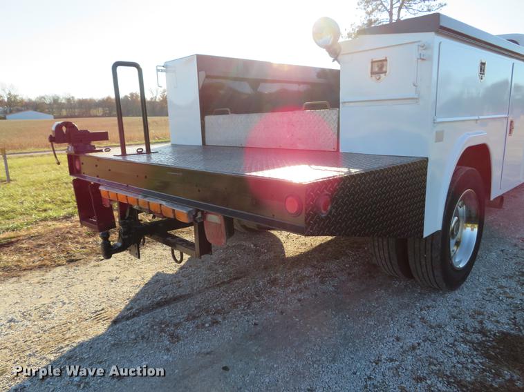 image for item DE5015 2005 Ford F550 Super Duty XL utility truck