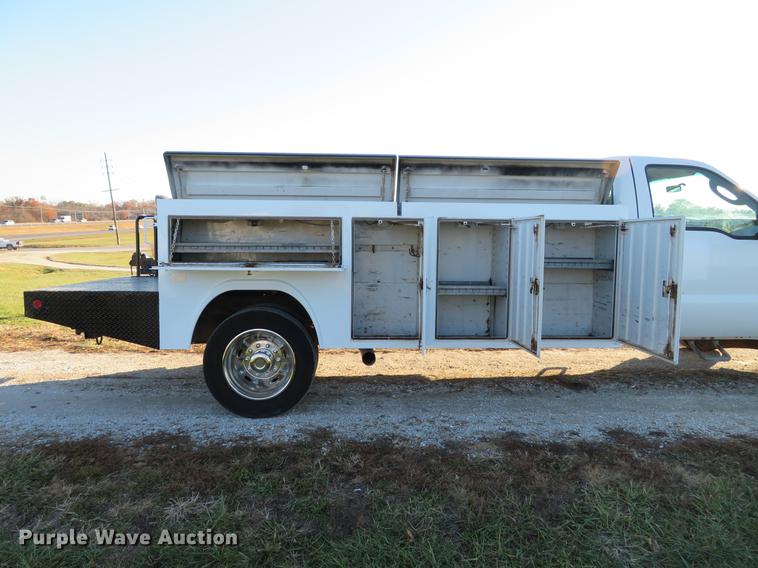 image for item DE5015 2005 Ford F550 Super Duty XL utility truck