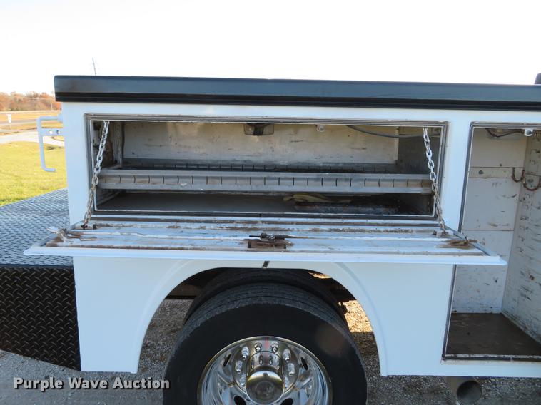 image for item DE5015 2005 Ford F550 Super Duty XL utility truck