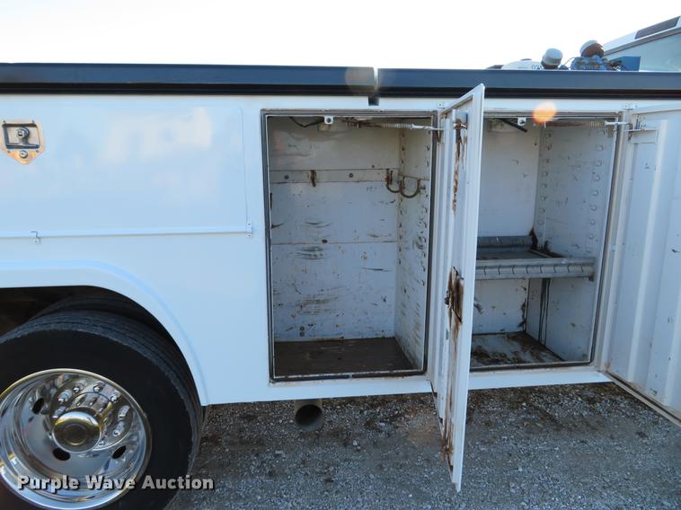 image for item DE5015 2005 Ford F550 Super Duty XL utility truck