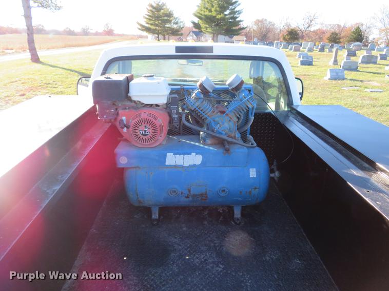 image for item DE5015 2005 Ford F550 Super Duty XL utility truck