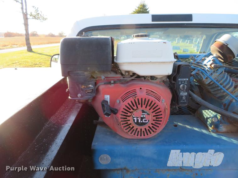 image for item DE5015 2005 Ford F550 Super Duty XL utility truck