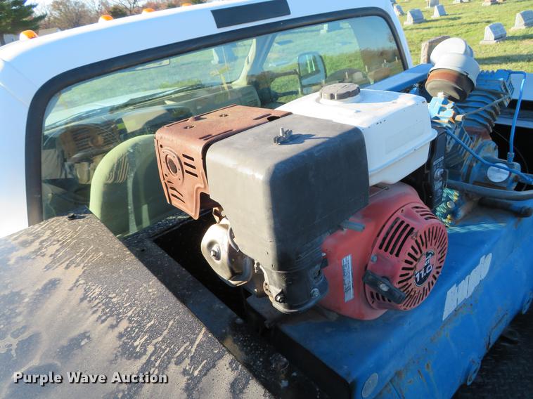 image for item DE5015 2005 Ford F550 Super Duty XL utility truck