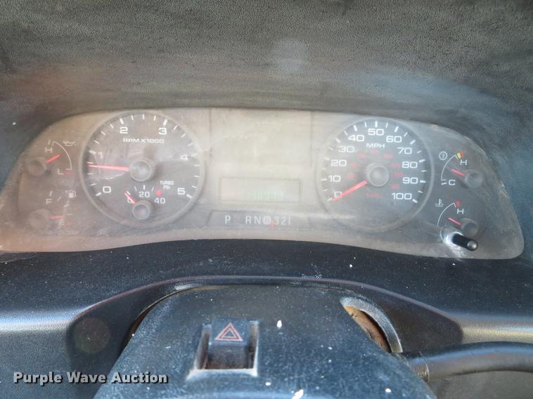 image for item DE5015 2005 Ford F550 Super Duty XL utility truck