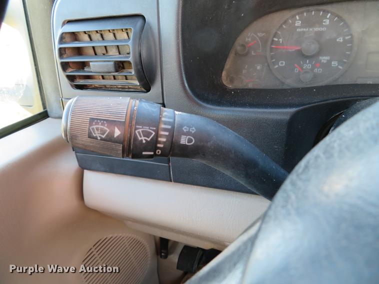 image for item DE5015 2005 Ford F550 Super Duty XL utility truck