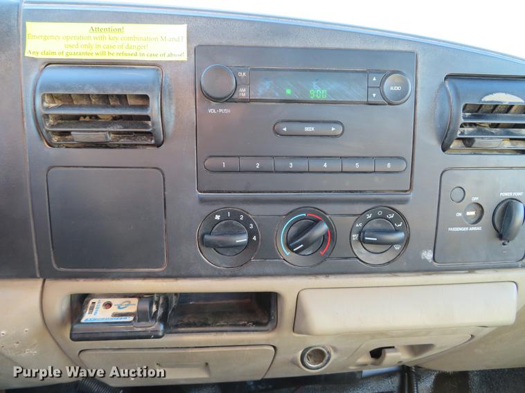 image for item DE5015 2005 Ford F550 Super Duty XL utility truck