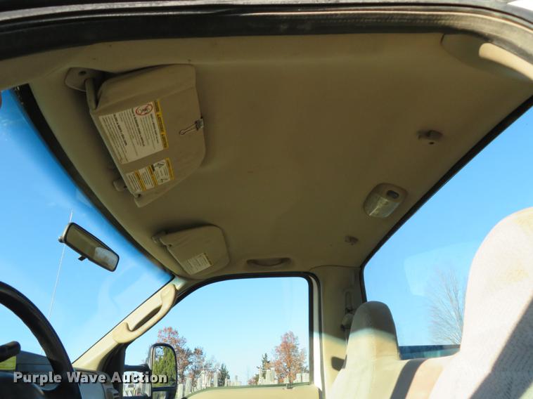 image for item DE5015 2005 Ford F550 Super Duty XL utility truck