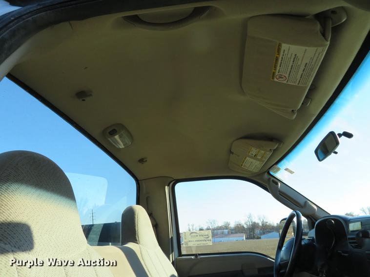 image for item DE5015 2005 Ford F550 Super Duty XL utility truck